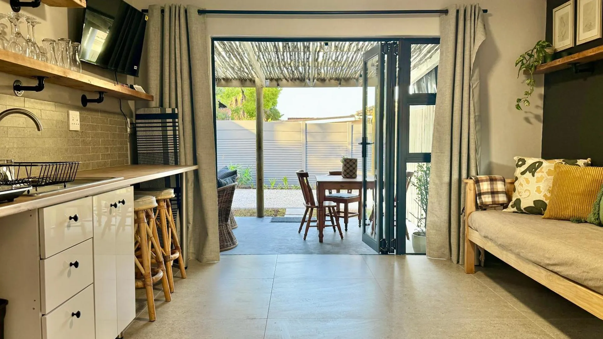 Stones - Cape Town Self Catering Apartment 0*,